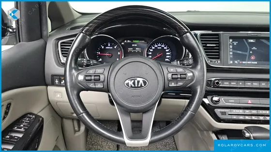 KIA CARNIVAL 9-SEATER NOBLESSE SPECIAL