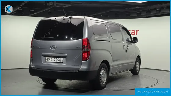 HYUNDAI STAREX 3-SEATER VAN
