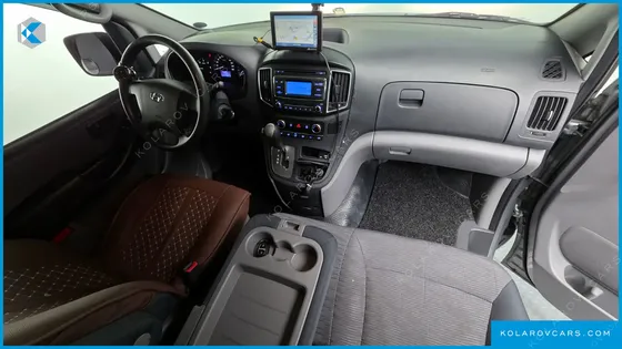 HYUNDAI STAREX 3-SEATER VAN