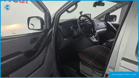 HYUNDAI STAREX 3-SEATER VAN