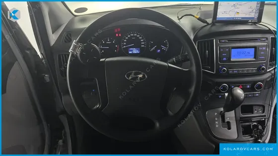 HYUNDAI STAREX 3-SEATER VAN