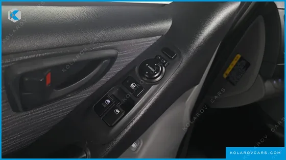 HYUNDAI STAREX 3-SEATER VAN