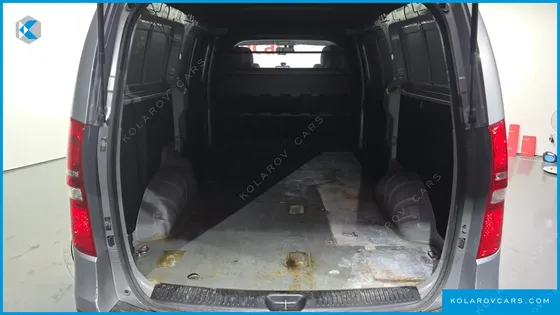 HYUNDAI STAREX 3-SEATER VAN