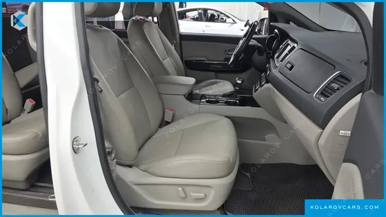 KIA CARNIVAL 9-SEATER PRSTIGE