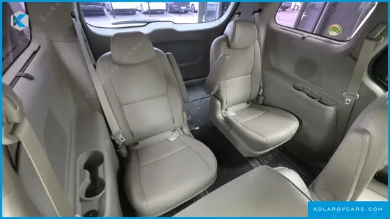 KIA CARNIVAL 9-SEATER PRSTIGE