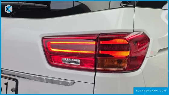KIA CARNIVAL 9-SEATER PRSTIGE