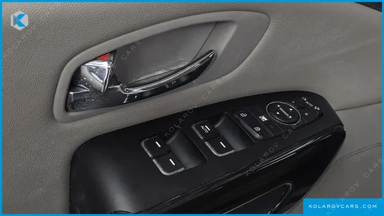 KIA CARNIVAL 9-SEATER PRSTIGE