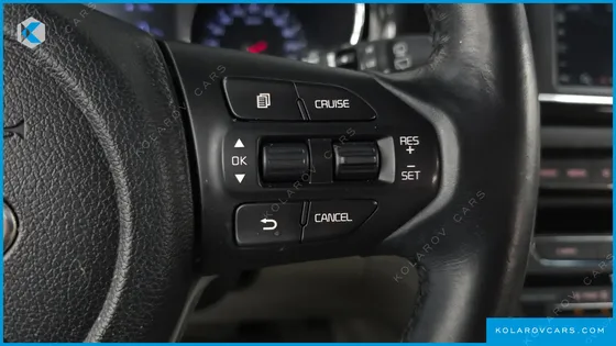 KIA CARNIVAL 9-SEATER PRSTIGE