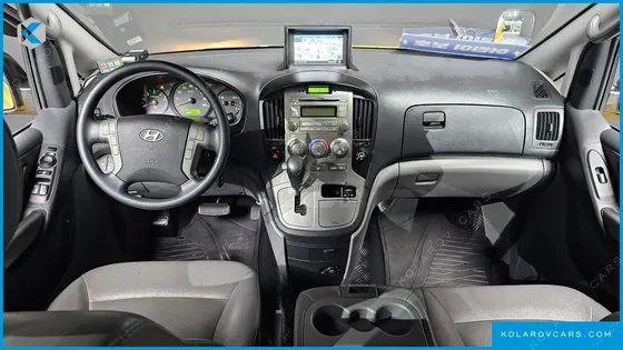 HYUNDAI STAREX GUARD CAR OF CHILDREN