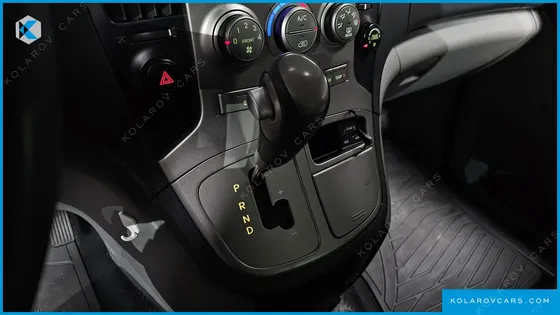 HYUNDAI STAREX GUARD CAR OF CHILDREN