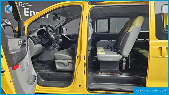 HYUNDAI STAREX GUARD CAR OF CHILDREN