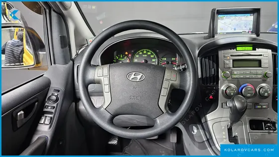 HYUNDAI STAREX GUARD CAR OF CHILDREN