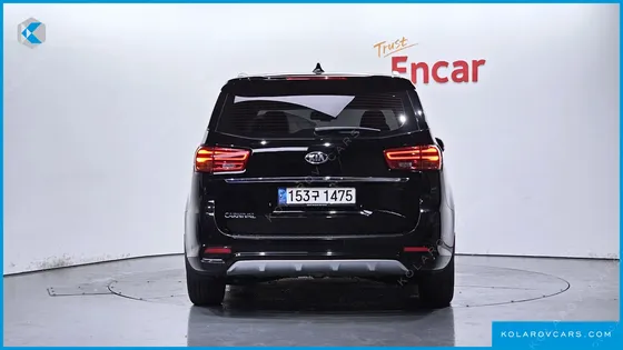 KIA CARNIVAL 9-SEATER NOBLESSE