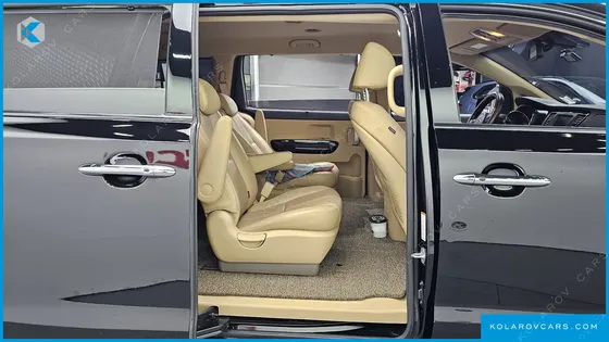 KIA CARNIVAL 9-SEATER NOBLESSE