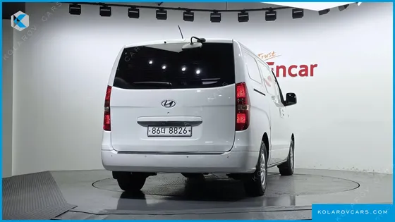 HYUNDAI STAREX 3-SEATER VAN