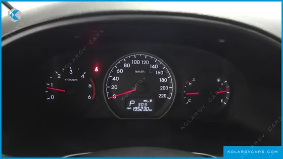 HYUNDAI STAREX 3-SEATER VAN
