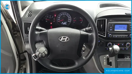 HYUNDAI STAREX 3-SEATER VAN