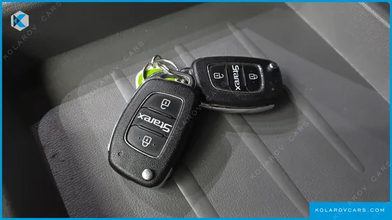 HYUNDAI STAREX 3-SEATER VAN
