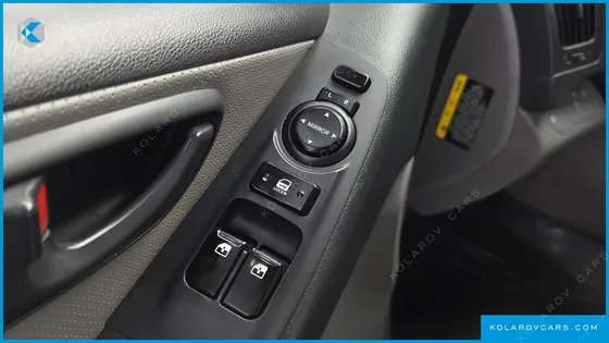HYUNDAI STAREX 3-SEATER VAN