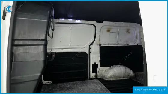 HYUNDAI STAREX 3-SEATER VAN