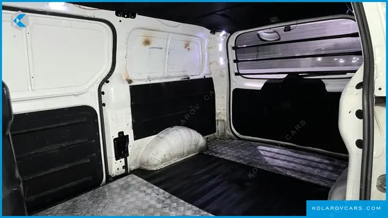 HYUNDAI STAREX 3-SEATER VAN