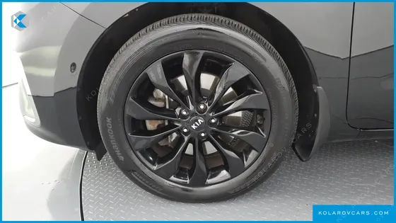 KIA CARNIVAL 9-SEATER NOBLESSE SPECIAL