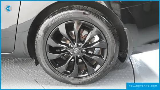 KIA CARNIVAL 9-SEATER NOBLESSE SPECIAL