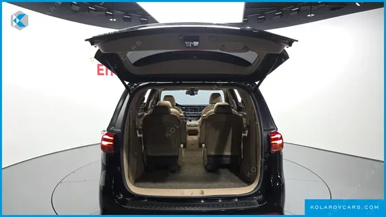 KIA CARNIVAL 9-SEATER NOBLESSE SPECIAL
