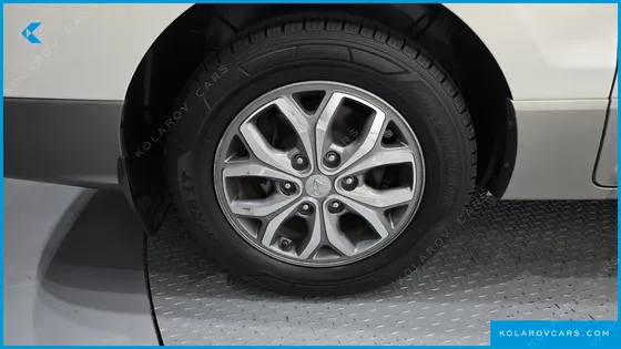 HYUNDAI STAREX 11-SEATER WAGON