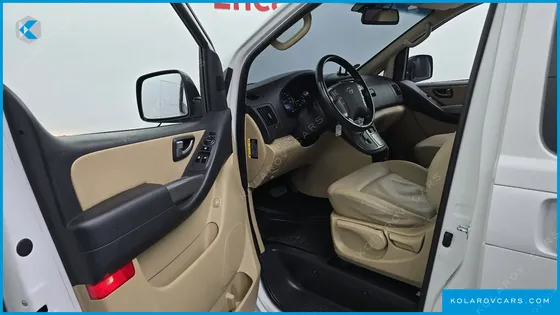 HYUNDAI STAREX 11-SEATER WAGON