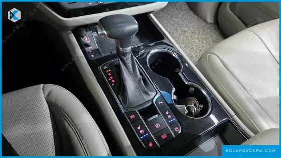 KIA CARNIVAL GASOLINE 9-SEATER NOBLESSE SPECIAL