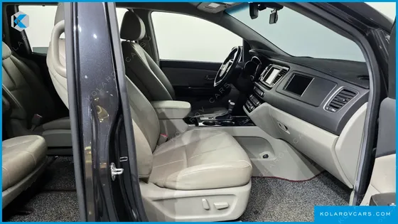 KIA CARNIVAL GASOLINE 9-SEATER NOBLESSE SPECIAL