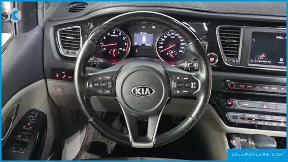 KIA CARNIVAL GASOLINE 9-SEATER NOBLESSE SPECIAL