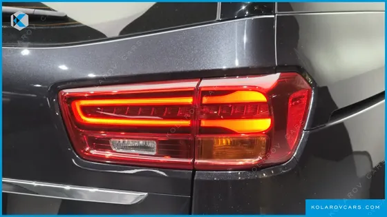 KIA CARNIVAL GASOLINE 9-SEATER NOBLESSE SPECIAL