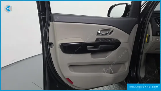 KIA CARNIVAL GASOLINE 9-SEATER NOBLESSE SPECIAL