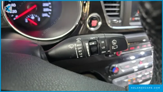 KIA CARNIVAL GASOLINE 9-SEATER NOBLESSE SPECIAL