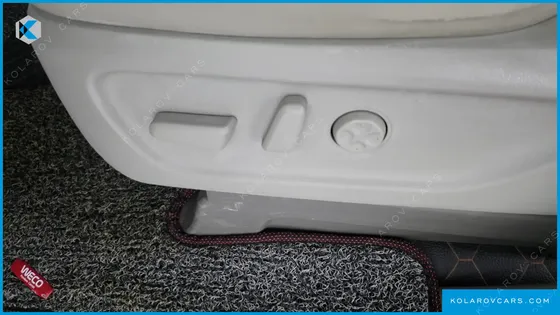 KIA CARNIVAL GASOLINE 9-SEATER NOBLESSE SPECIAL