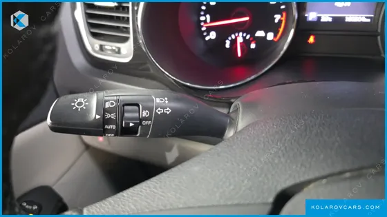 KIA CARNIVAL GASOLINE 9-SEATER NOBLESSE SPECIAL