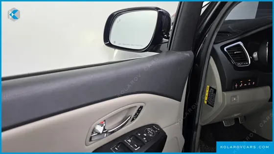 KIA CARNIVAL GASOLINE 9-SEATER NOBLESSE SPECIAL