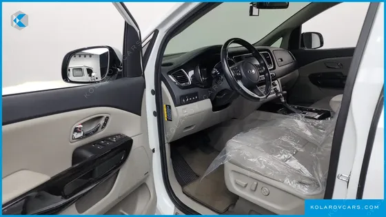 KIA CARNIVAL GASOLINE 7-SEATER LIMOUSINE