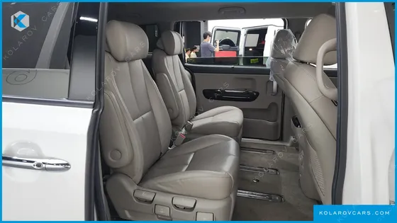 KIA CARNIVAL GASOLINE 7-SEATER LIMOUSINE
