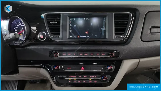 KIA CARNIVAL GASOLINE 7-SEATER LIMOUSINE
