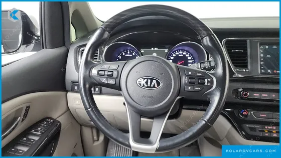 KIA CARNIVAL GASOLINE 7-SEATER LIMOUSINE