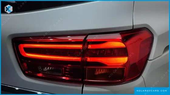 KIA CARNIVAL GASOLINE 7-SEATER LIMOUSINE