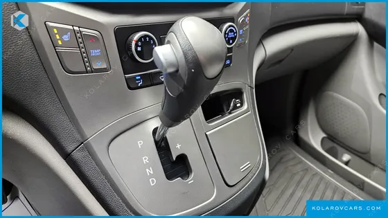 HYUNDAI STAREX GUARD CAR OF CHILDREN