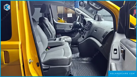 HYUNDAI STAREX GUARD CAR OF CHILDREN