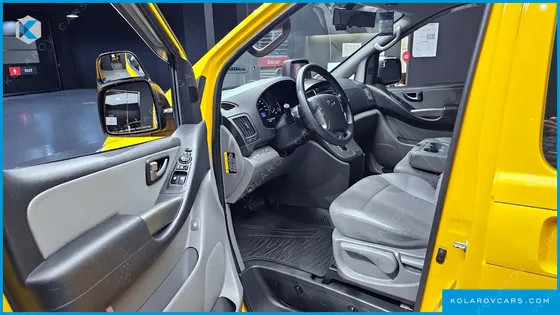 HYUNDAI STAREX GUARD CAR OF CHILDREN