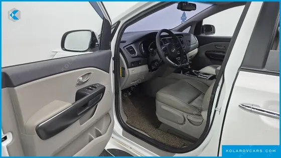KIA CARNIVAL 11-SEATER DELUXE