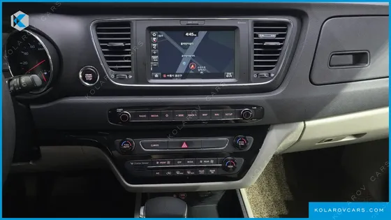 KIA CARNIVAL 11-SEATER DELUXE