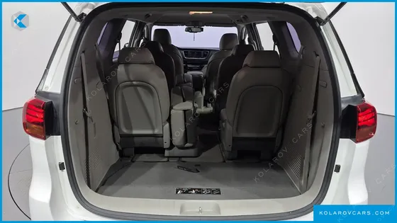 KIA CARNIVAL 11-SEATER DELUXE